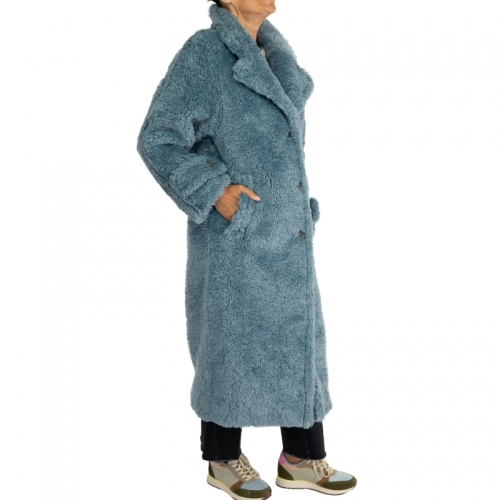 Sasha Coat stormy sea stor